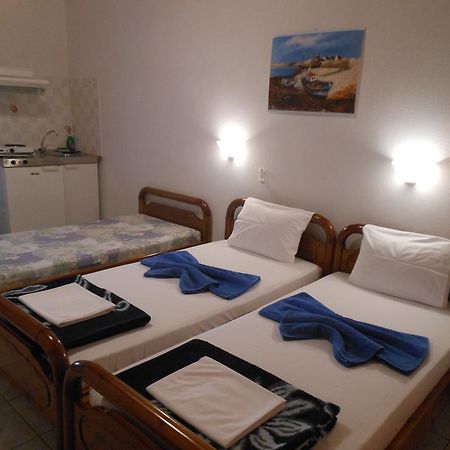 Pansion Giorgos & Rania Apartment Skiathos Town Room photo
