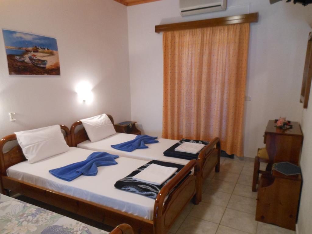 Pansion Giorgos & Rania Apartment Skiathos Town Room photo