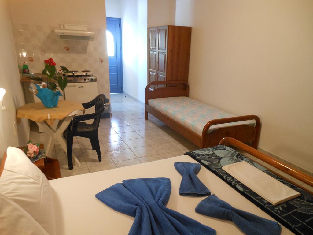 Pansion Giorgos & Rania Apartment Skiathos Town Room photo