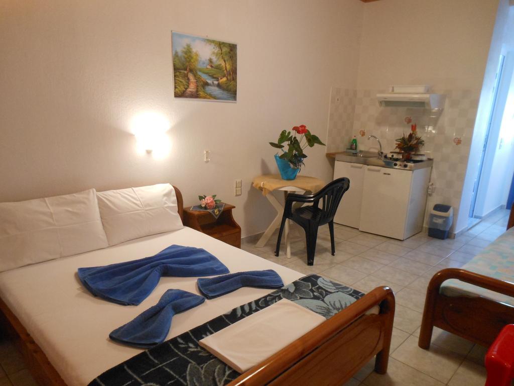 Pansion Giorgos & Rania Apartment Skiathos Town Room photo